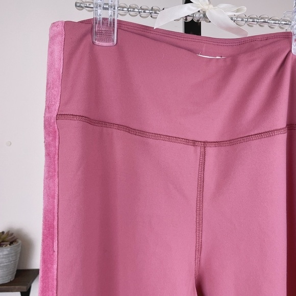 NIA the brand Velour track jacket and legging set Rose - Picture 6 of 7